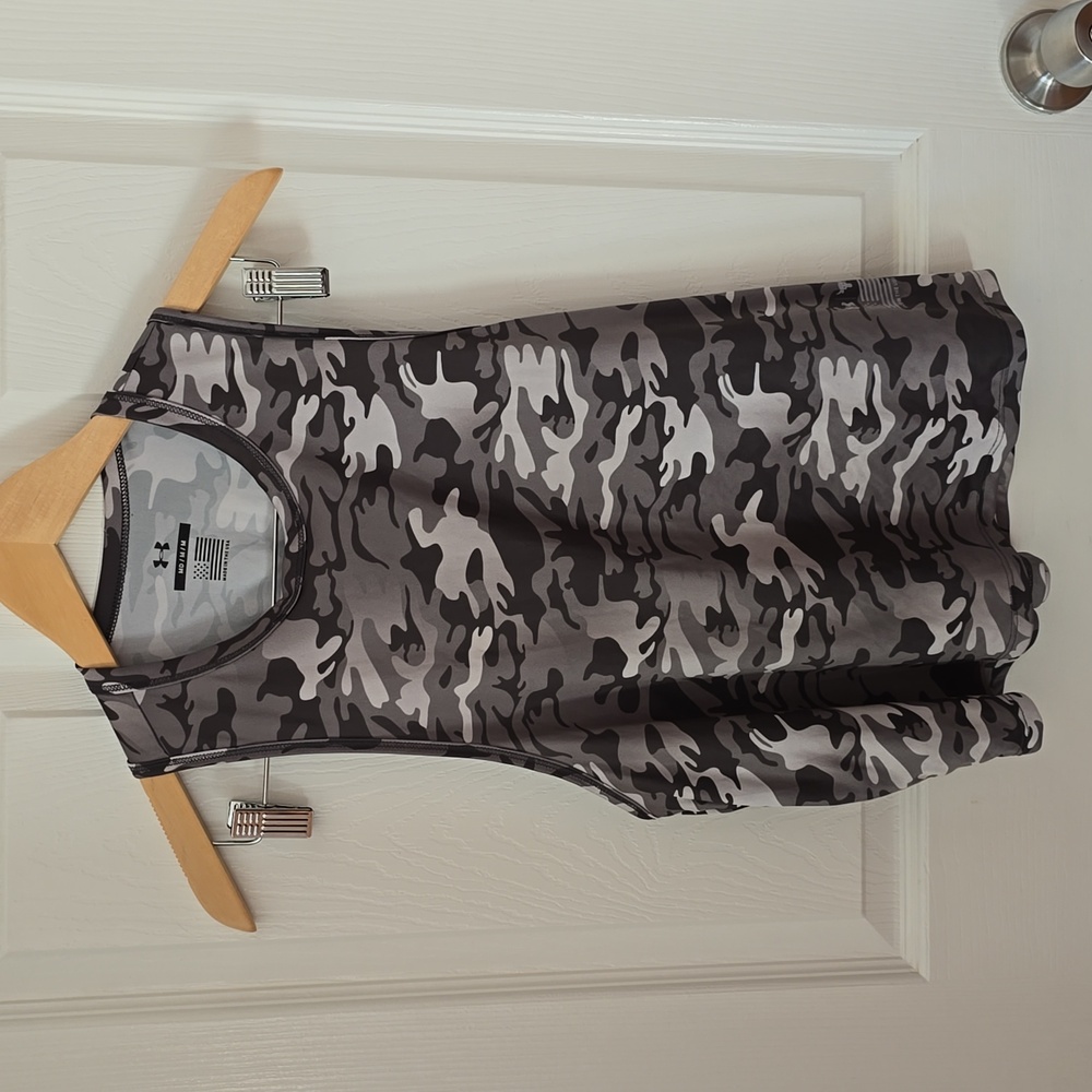 Under armour camo tank